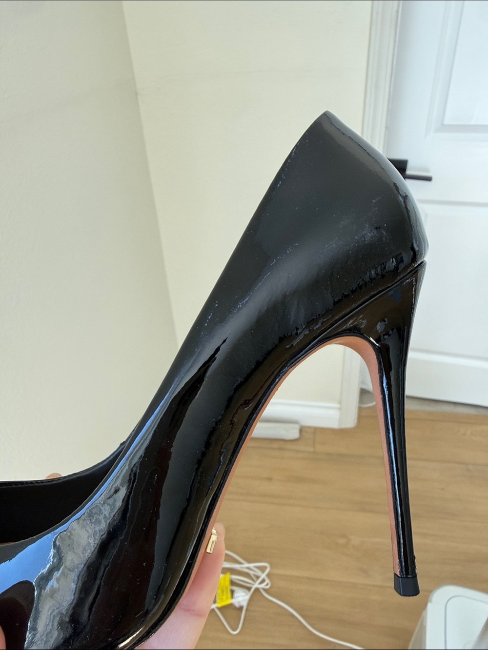 SCHUTZ Black Patent Pointed Toe Pumps 8 - Picture 8 of 8